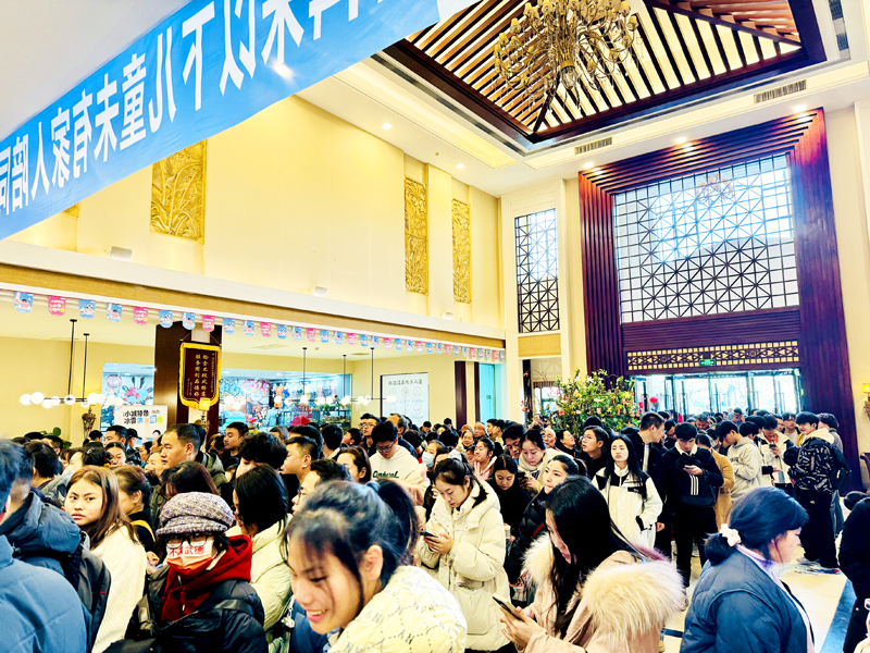 “產(chǎn)業(yè)提檔”為筆“優(yōu)化服務(wù)”為墨 咸寧市繪就以誠待客溫情畫卷